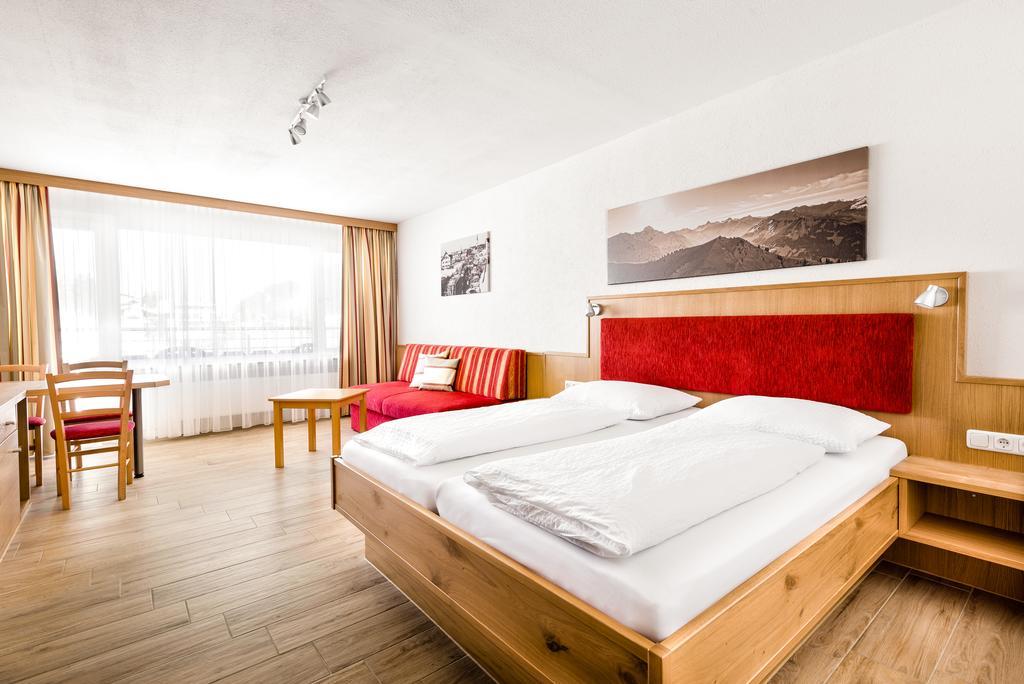 Aparthotel Kleinwalsertal Миттелберг Экстерьер фото
