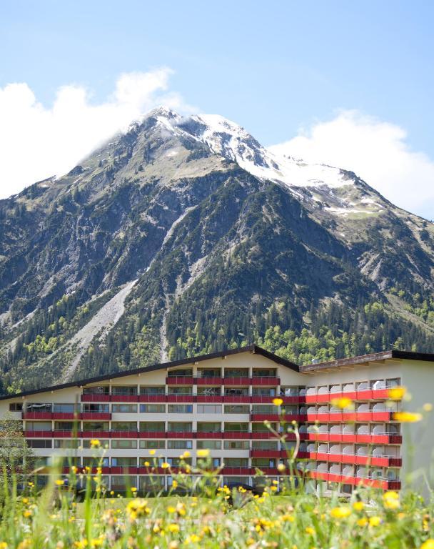 Aparthotel Kleinwalsertal Миттелберг Экстерьер фото