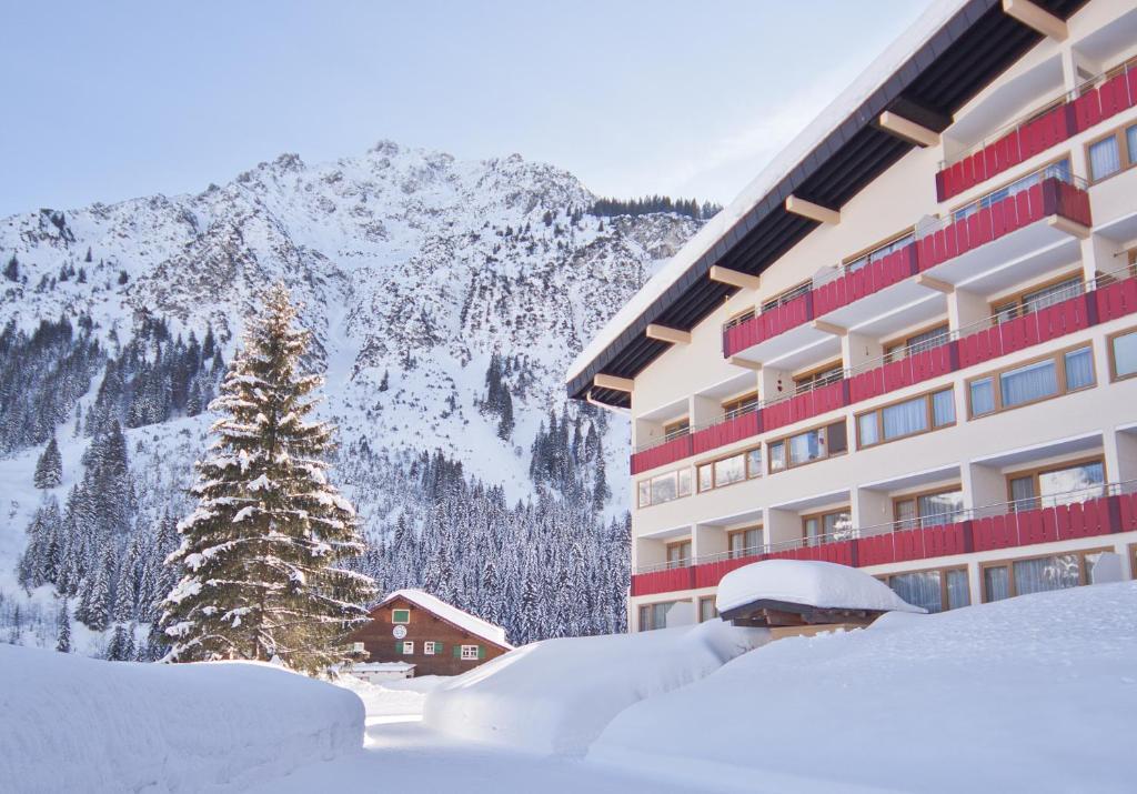 Aparthotel Kleinwalsertal Миттелберг Экстерьер фото